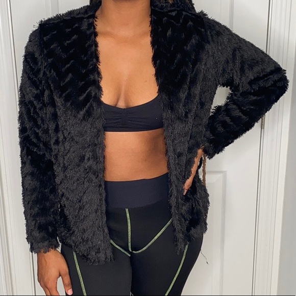 BLACK FAUX FUR JACKET - Picture 1 of 3